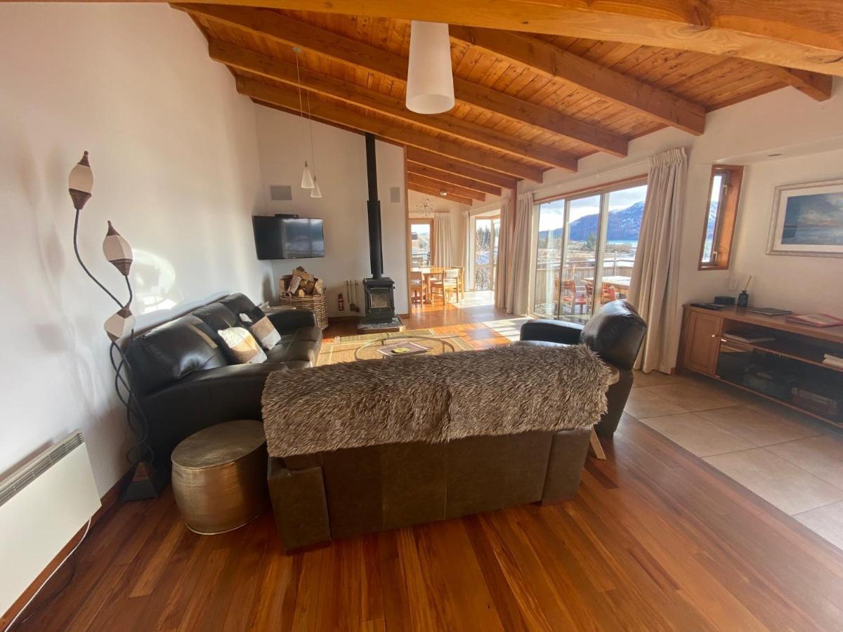 Glacier Rock Lakeview House Lake Tekapo Ngoại thất bức ảnh
